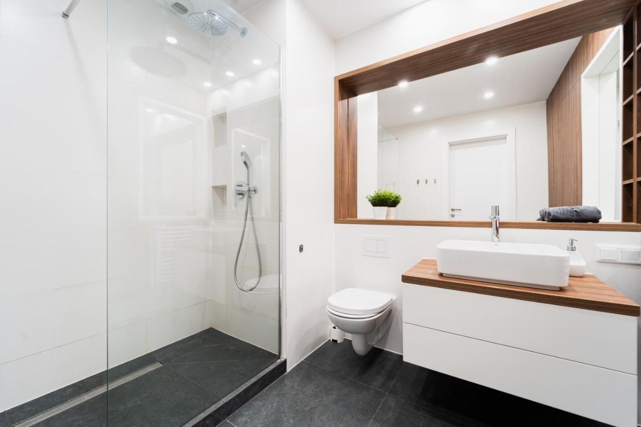 Big - Atal Towers - 3 - Private Parking Place Apartment
